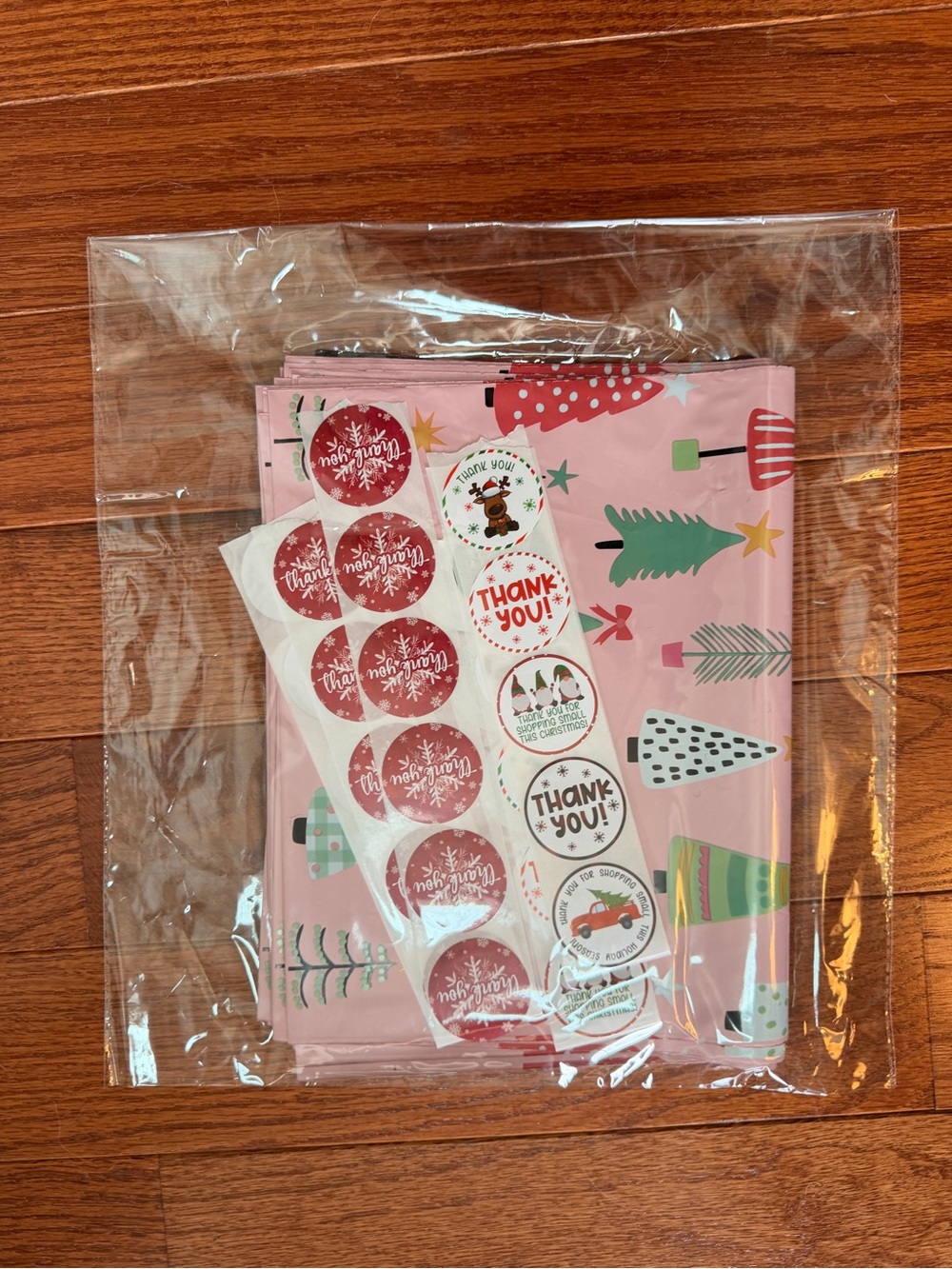 Pink Holiday Tree Gift Bags with Thank You Stickers - 20 mailers & 40 stickers